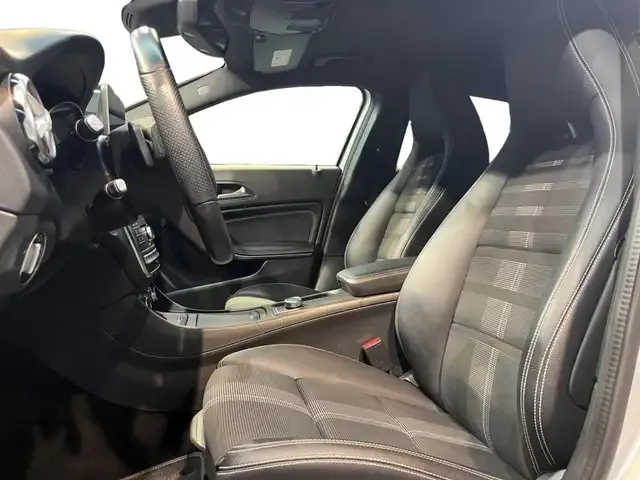 Mercedes-Benz GLA 220