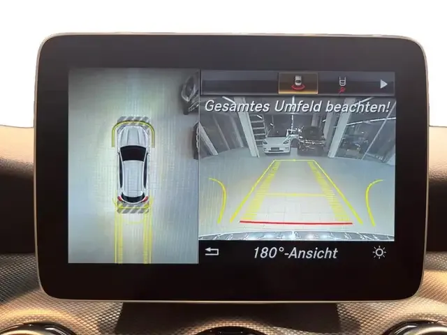 Mercedes-Benz GLA 220