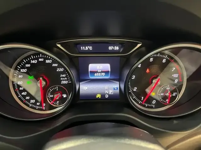 Mercedes-Benz GLA 220