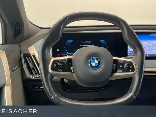 BMW iX