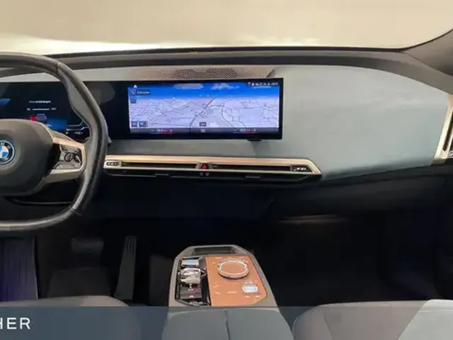 BMW iX
