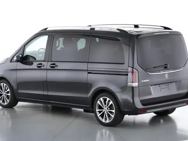 Mercedes-Benz V 220