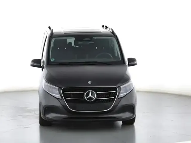 Mercedes-Benz V 220