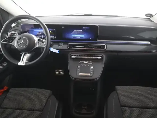 Mercedes-Benz V 220