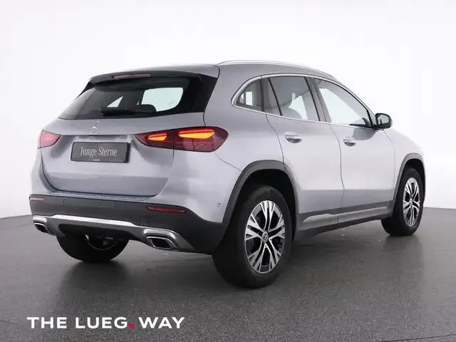 Mercedes-Benz GLA 200