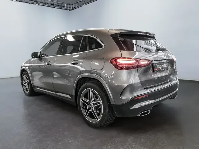 Mercedes-Benz GLA 200