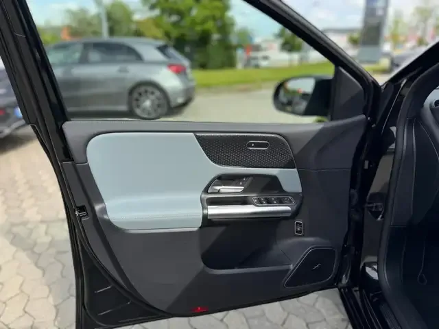 Mercedes-Benz B 250