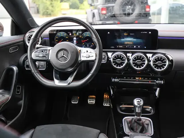 Mercedes-Benz CLA 200
