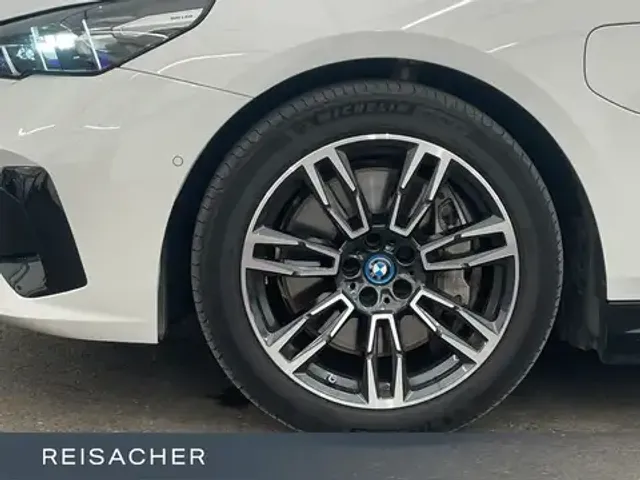 BMW 550