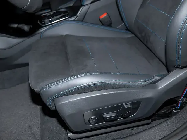 BMW 235