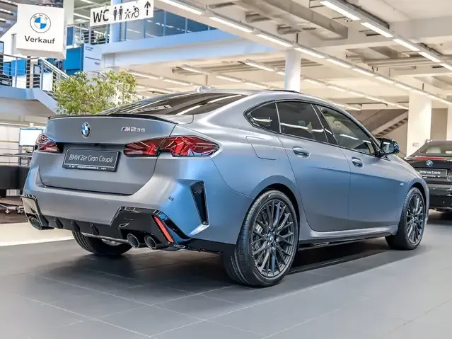 BMW 235
