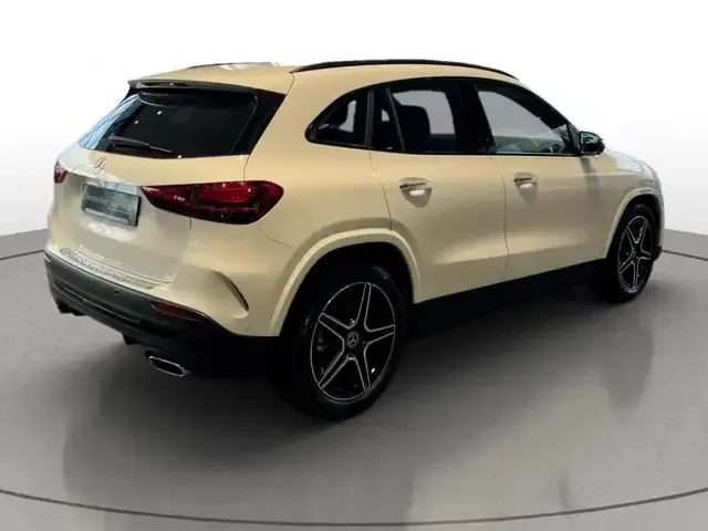 Mercedes-Benz GLA 200