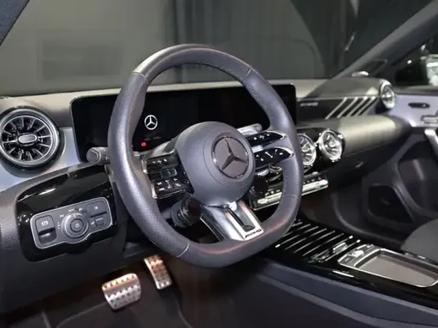 Mercedes-Benz A 35 AMG