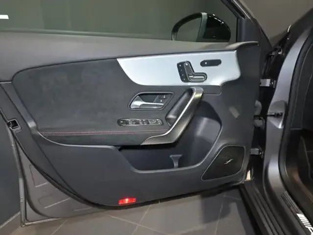 Mercedes-Benz A 35 AMG