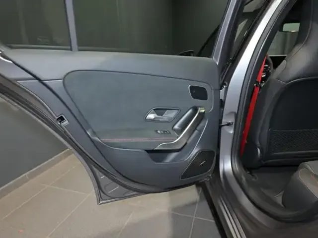 Mercedes-Benz A 35 AMG