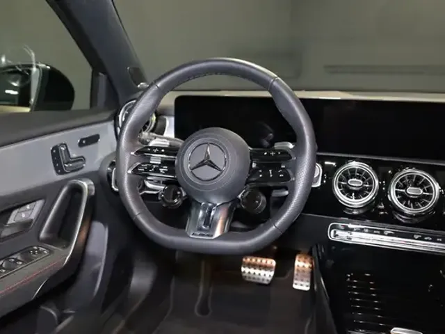 Mercedes-Benz A 35 AMG