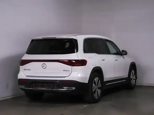 Mercedes-Benz EQB 300