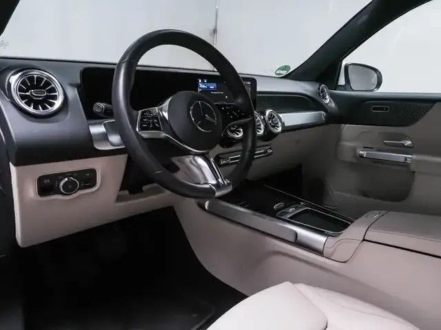 Mercedes-Benz EQB 300