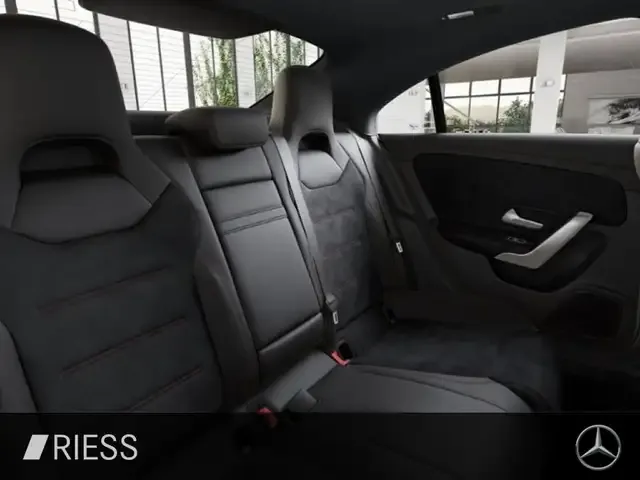 Mercedes-Benz CLA 220