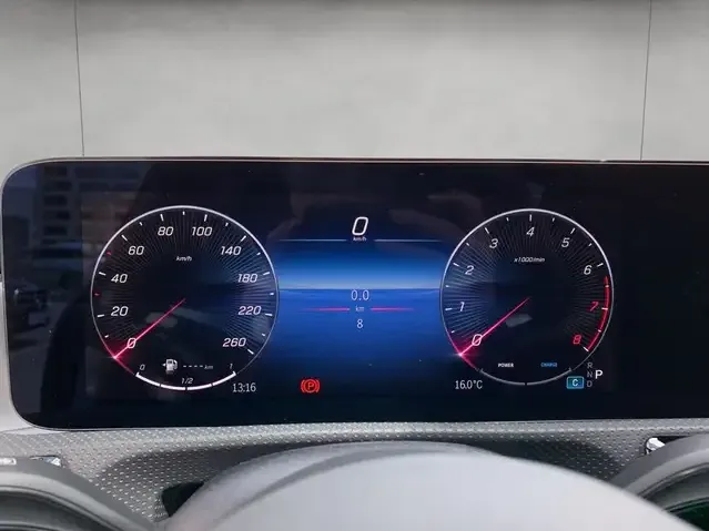 Mercedes-Benz CLA 220