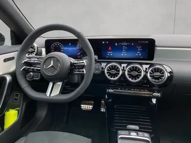 Mercedes-Benz CLA 220