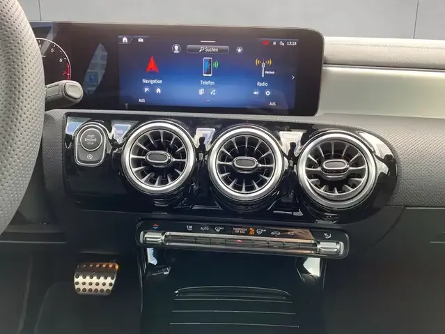 Mercedes-Benz CLA 220