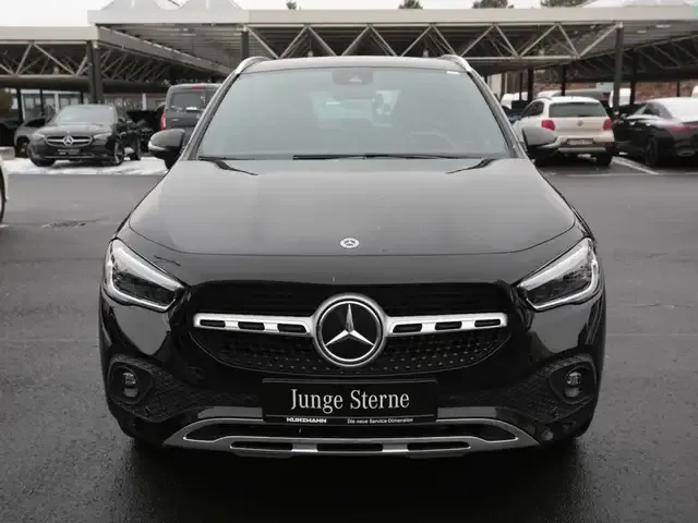 Mercedes-Benz GLA 200