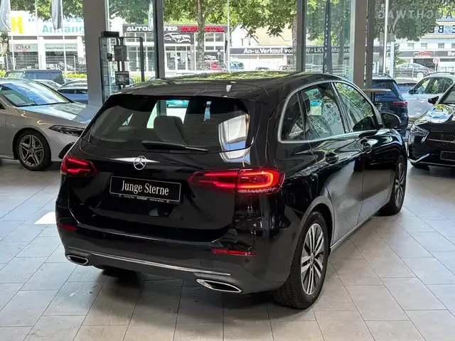 Mercedes-Benz B 200