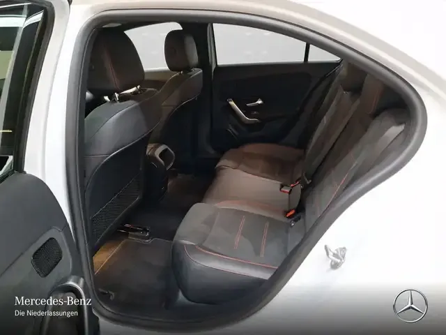 Mercedes-Benz A 220