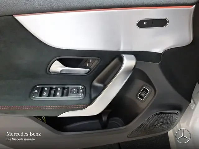 Mercedes-Benz A 220