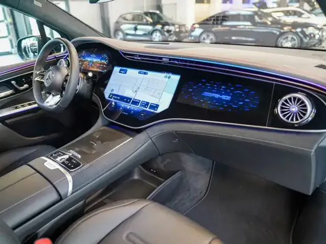 Mercedes-Benz EQE 43