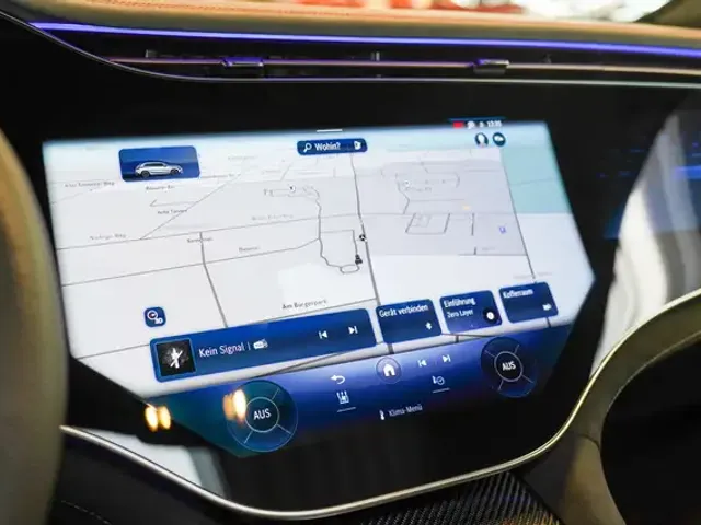 Mercedes-Benz EQE 43