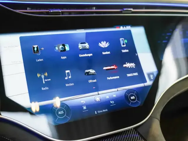 Mercedes-Benz EQE 43