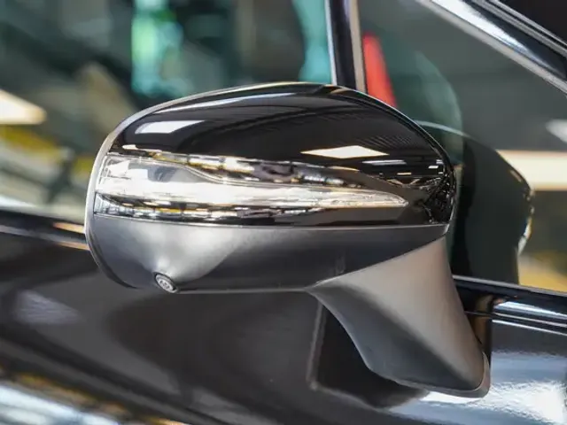 Mercedes-Benz EQE 43