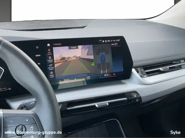 BMW 225