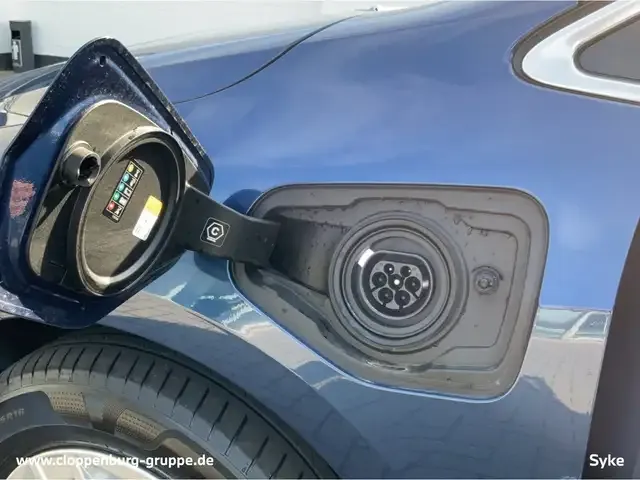 BMW 225