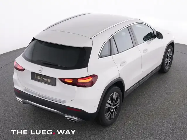 Mercedes-Benz GLA 220
