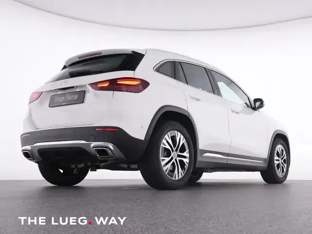 Mercedes-Benz GLA 220
