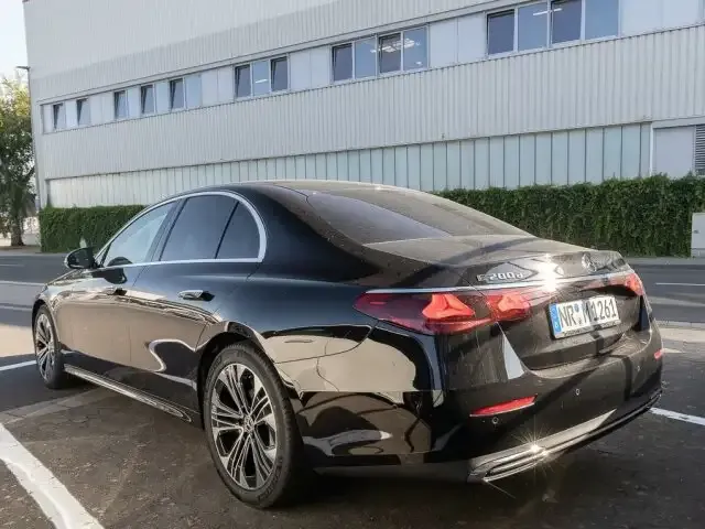 Mercedes-Benz E 200