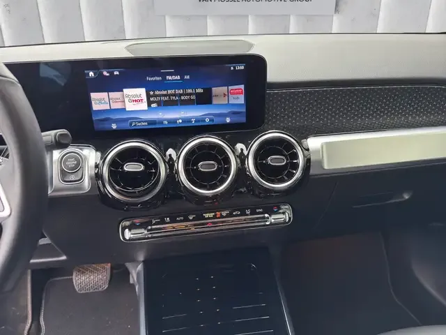 Mercedes-Benz GLB 200