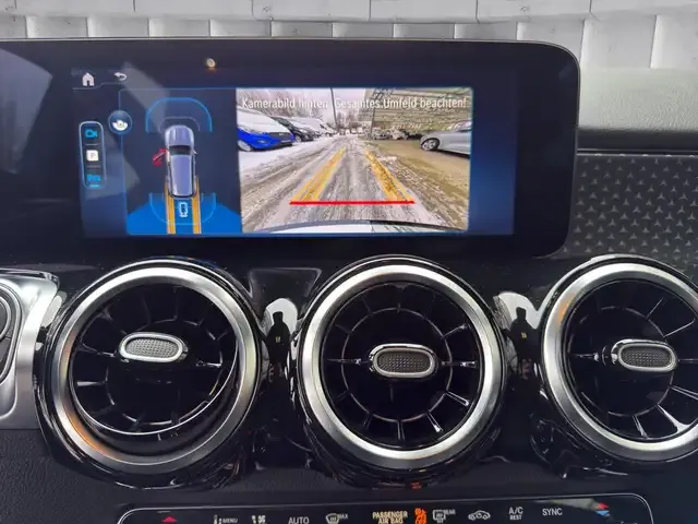 Mercedes-Benz GLB 200