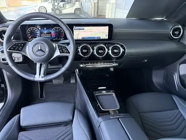Mercedes-Benz CLA 180