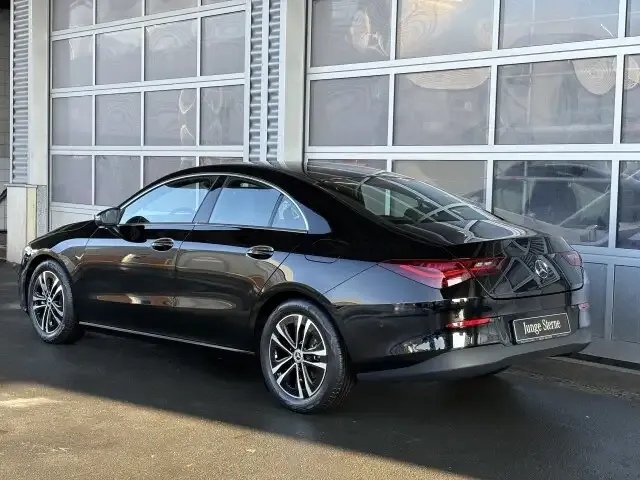 Mercedes-Benz CLA 180