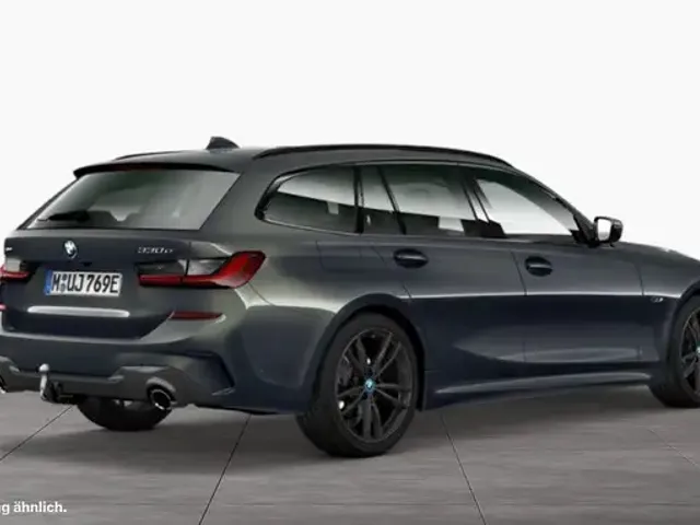 BMW 330