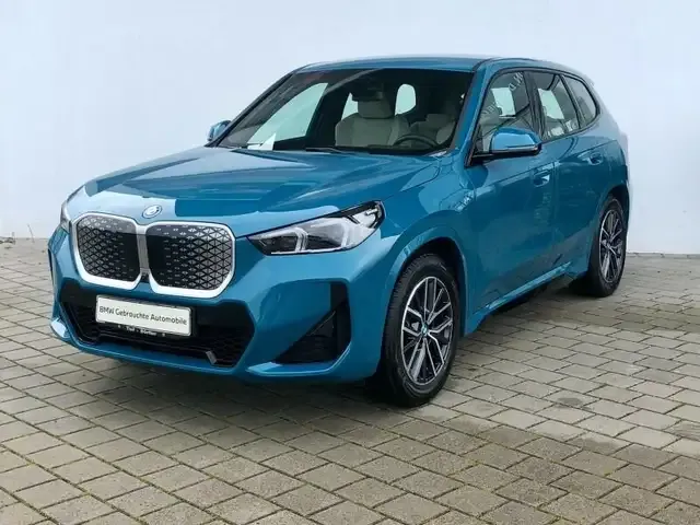 BMW iX1