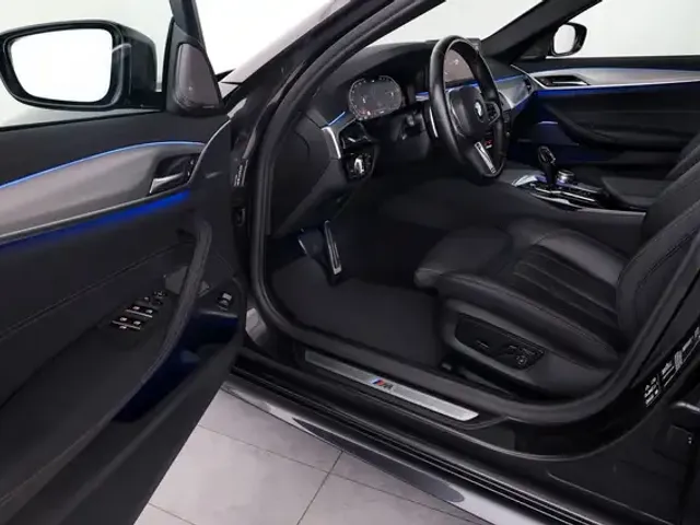 BMW 530