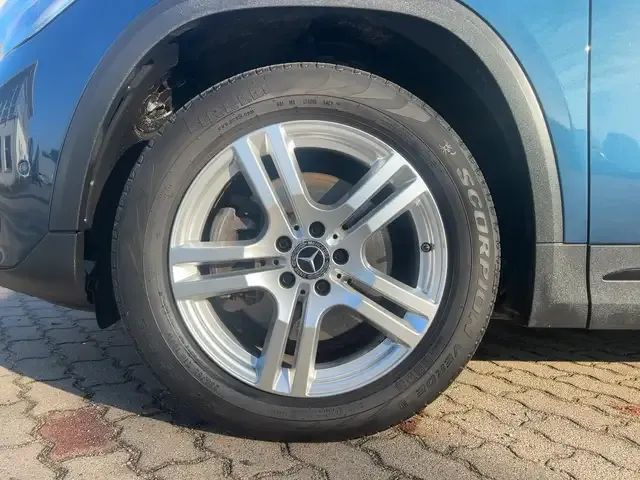 Mercedes-Benz GLA 250