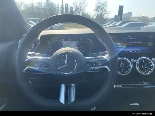 Mercedes-Benz GLA 180