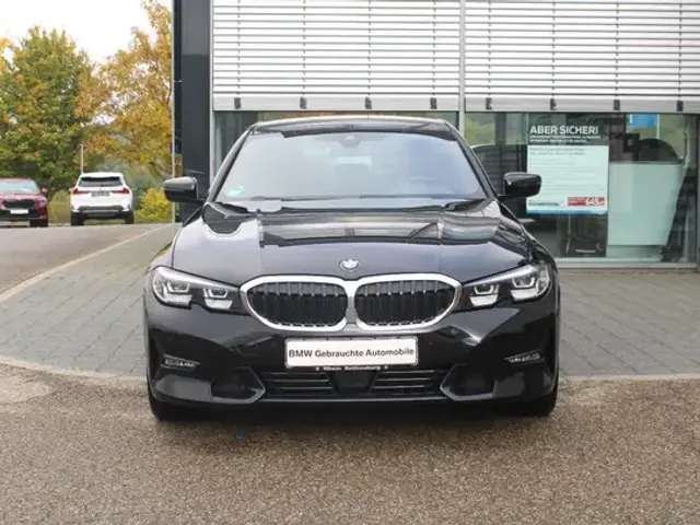 BMW 330