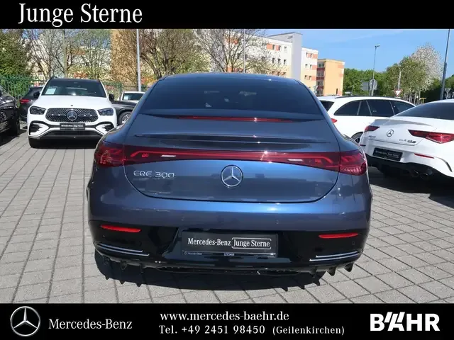 Mercedes-Benz EQE 300